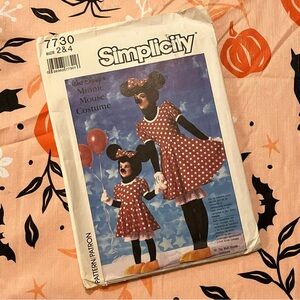 Simplicity 7730 Walt Disney Minnie Mouse Costume Pattern